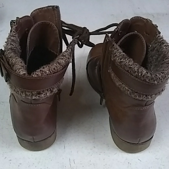 Boots - Picture 3 of 4